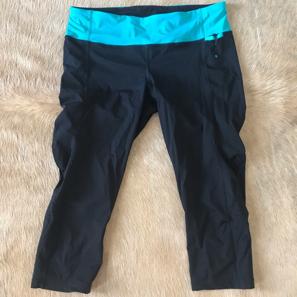 Wet/dry lululemon crops with real waistband.